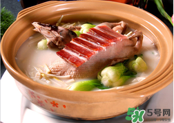 鴨肉和雞肉哪個營養好些?鴨肉和雞肉能一起吃嗎? 鴨肉和雞肉哪個營養好些?鴨肉和雞肉能一起吃嗎?