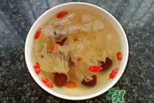 喝銀耳紅棗湯會上火嗎？上火能喝銀耳紅棗湯嗎？