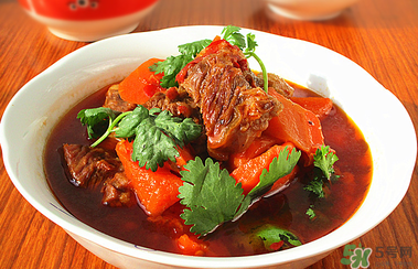 牛肉可以和胡蘿卜一起吃嗎？牛肉和胡蘿卜能一起吃嗎？