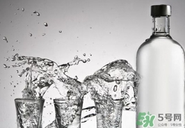 一喝白酒就胃疼怎么回事？一喝白酒就胃疼怎么辦？