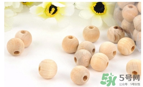 樟腦丸對(duì)嬰兒有害嗎？樟腦丸對(duì)寶寶有什么危害？