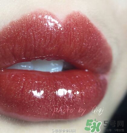 露華濃唇釉055價位 露華濃055多少錢？