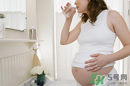 孕婦能用唇膏嗎？孕婦可以涂潤(rùn)唇膏嗎？
