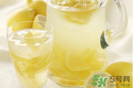 檸檬水可以用熱水泡嗎？檸檬水用涼水泡還是熱水泡？