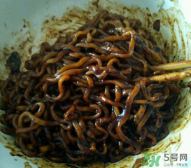 三養炸醬面好吃嗎_三養炸醬面配料辣嗎