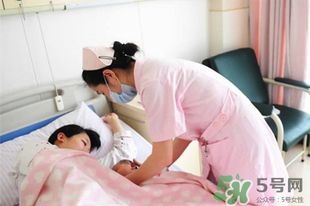 產(chǎn)后可以用束腹帶嗎？產(chǎn)后多久能用收腹帶？