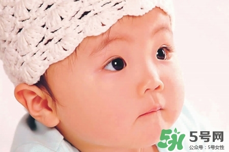 寶寶能穿羽絨服嗎？寶寶多大可以穿羽絨服？