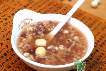 冬天可以喝紅豆薏米粥嗎？冬天喝紅豆薏米粥好嗎？