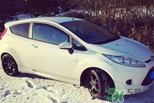 冬天早上車玻璃上的冰霜怎么弄？冬天早上車玻璃上的霧怎么弄？