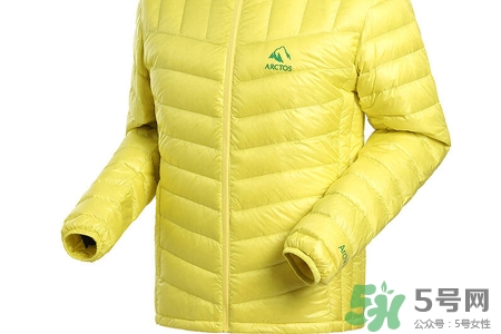 羽絨服和棉服哪個保暖？羽絨服和棉服的區別