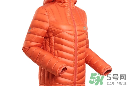羽絨服和沖鋒衣哪個保暖？沖鋒衣保暖還是羽絨服保暖？