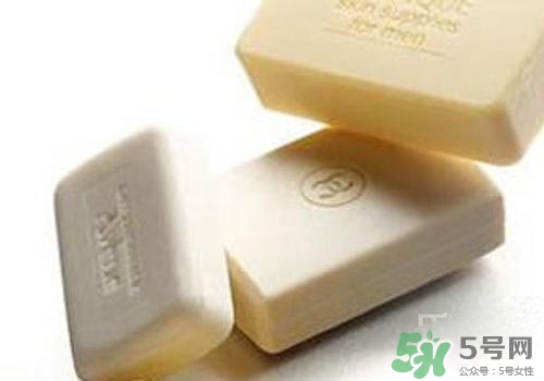 硫磺皂可以洗頭嗎？怎么用硫磺皂洗頭