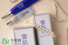 雪肌精和倩碧哪個好？雪肌精化妝水可以搭配倩碧黃油嗎？