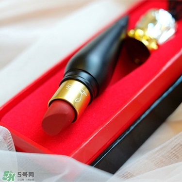 cl黑管口紅和金管有什么區別？cl黑管和cl金管哪個好？