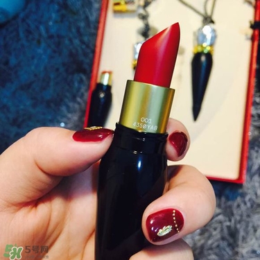 cl黑管口紅和金管有什么區別？cl黑管和cl金管哪個好？