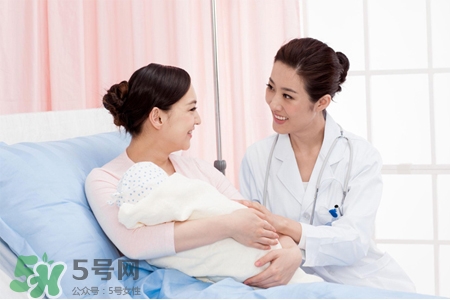 喂母乳為什么會胸部下垂？正確哺乳不會導(dǎo)致胸部下垂