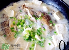 鯽魚豆腐湯的營養價值 鯽魚豆腐湯的功效與作用及做法