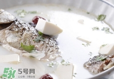 鯽魚豆腐湯的營養價值 鯽魚豆腐湯的功效與作用及做法