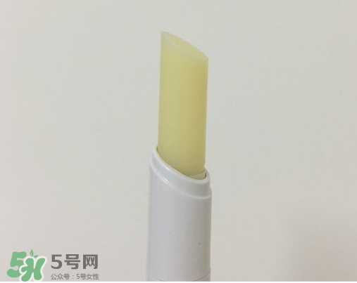 依泉和dhc唇膏哪個好？依泉唇膏和dhc唇膏哪個好？