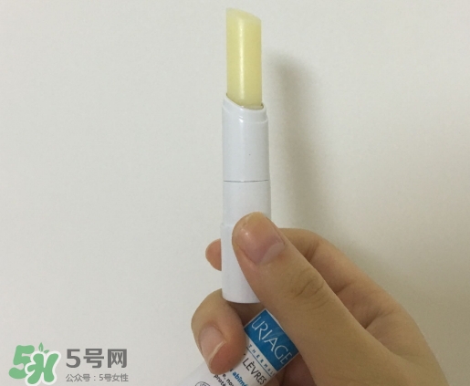 依泉和dhc唇膏哪個好？依泉唇膏和dhc唇膏哪個好？