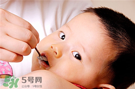 寶寶米粉吃到多大?寶寶米粉要經常換嗎?