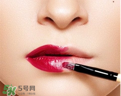 唇彩保質期一般是多久？唇彩過期了還能用嗎？
