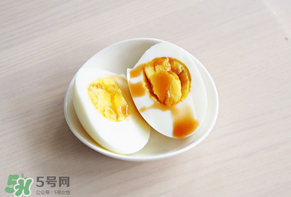 水煮蛋要煮多久？水煮蛋怎么煮不會破？