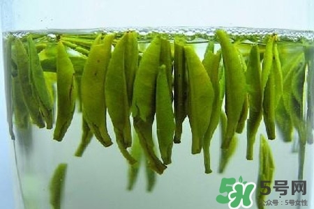 口含茶葉能治口臭嗎？口含茶葉有什么作用？