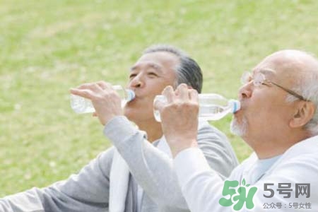 老年人免疫力低下吃什么好？老人免疫力低下吃什么好？