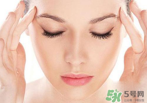 眼皮跳是冷敷還是熱敷？眼皮跳怎么辦？
