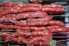 灌香腸的腸衣是什么？香腸的腸衣是什么做的？