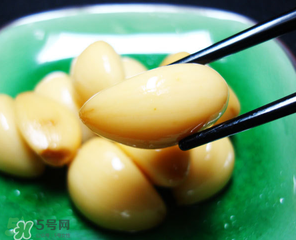 腌大蒜變綠還能吃嗎？大蒜腌制后變綠能吃嗎？