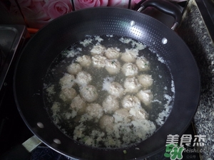 肉丸子可以用面粉嗎？肉丸子用什么粉？