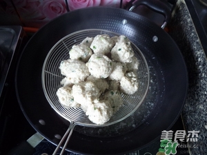 肉丸子可以用面粉嗎？肉丸子用什么粉？