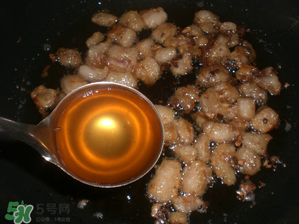 熬豬油為什么要加水？熬豬油水放多了怎么辦？