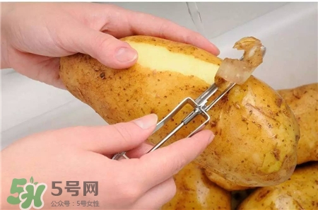 土豆皮煮水染發靠譜嗎?土豆皮煮水染發怎么做?