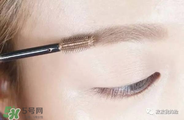 金高銀妝容怎么化？金高銀仿妝