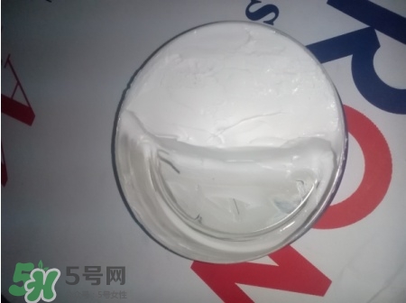 妮維雅藍罐怎么乳化？妮維雅藍罐面霜好用嗎？