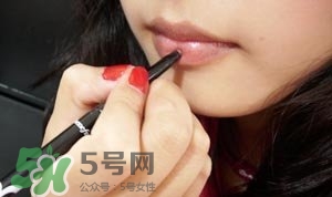 唇線筆可以當口紅嗎？唇線筆和口紅的區別？