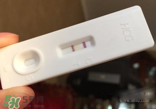 懷孕兩個(gè)月試紙顏色淺怎么回事？懷孕兩個(gè)月試紙顏色淺什么原因？