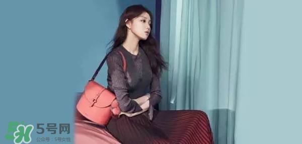 李圣經的包包什么牌子？李圣經包包同款