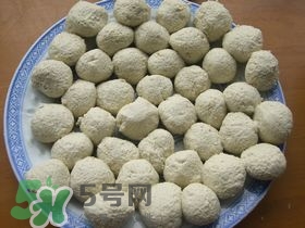 豆腐丸子散了怎么辦？豆腐丸子怎么做不散？