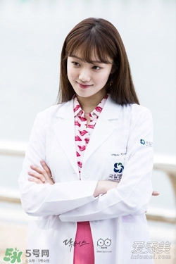 李圣經的衣服什么牌子？李圣經衣服同款