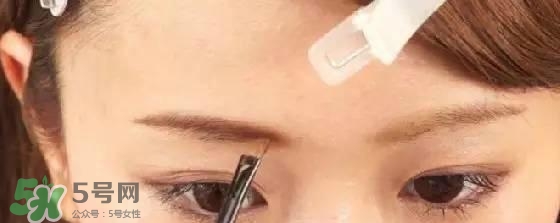 液體眉筆怎么用？液體眉筆使用方法