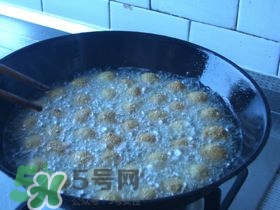 豆腐丸子散了怎么辦？豆腐丸子怎么做不散？
