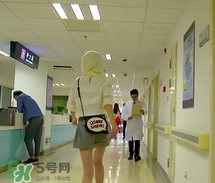 李溪芮包包什么牌子？李溪芮同款包包
