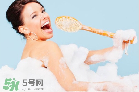 冬天洗澡水溫50度行嗎？50度的水可以洗澡嗎？