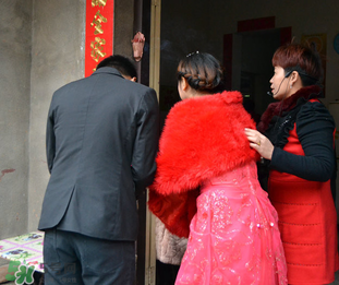 結婚第二天穿什么衣服？回門穿什么衣服？