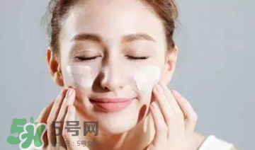 素顏霜對皮膚有傷害嗎？素顏霜對皮膚的傷害大嗎？