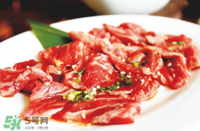 腌排骨要洗嗎？排骨腌完要洗嗎？